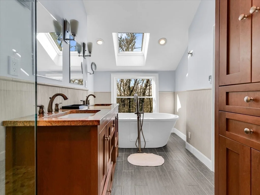 243 Upland Ave, Newton Highlands
