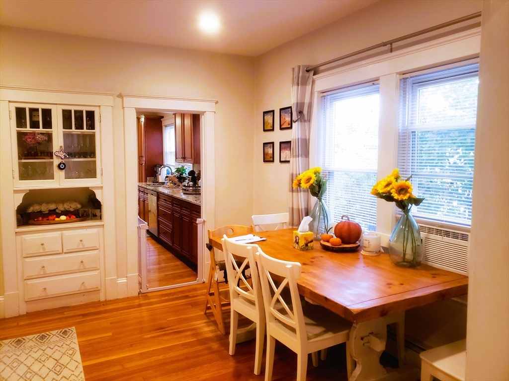 9 Menotomy Rd, Arlington