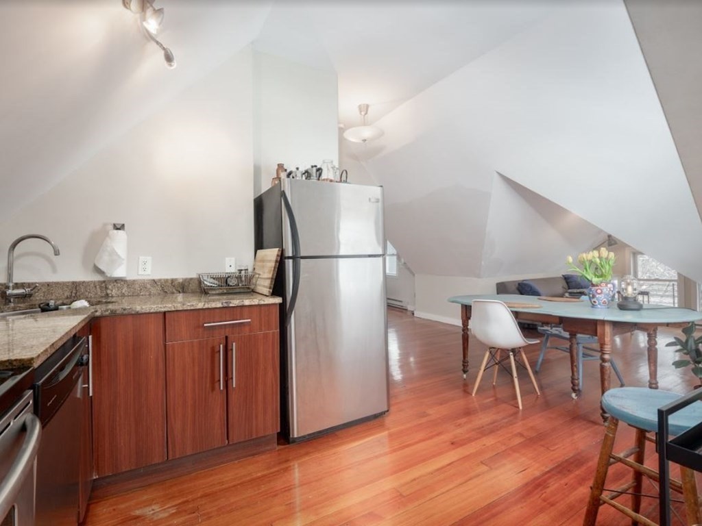 97 College Ave, Somerville