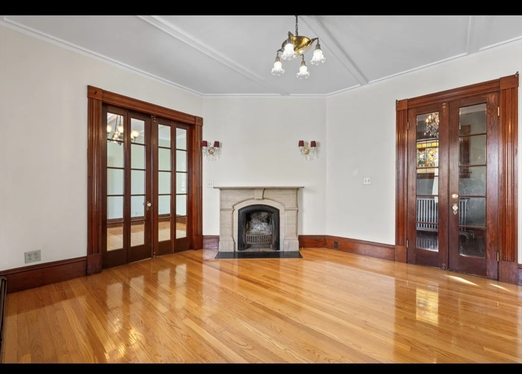 118 Elm, Marlborough