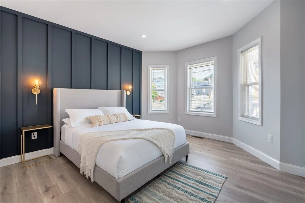 35 Sagamore Ave, Chelsea