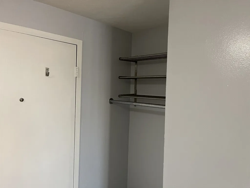 12 Woodland St, Everett