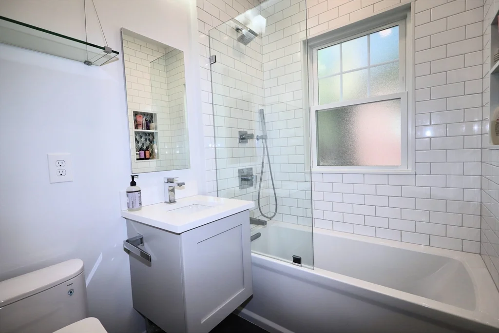 18 Moulton Rd, Arlington Heights