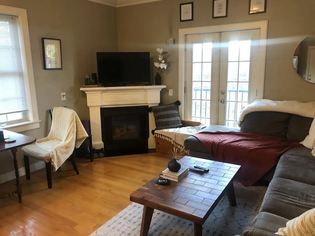 122 W Broadway, South Boston
