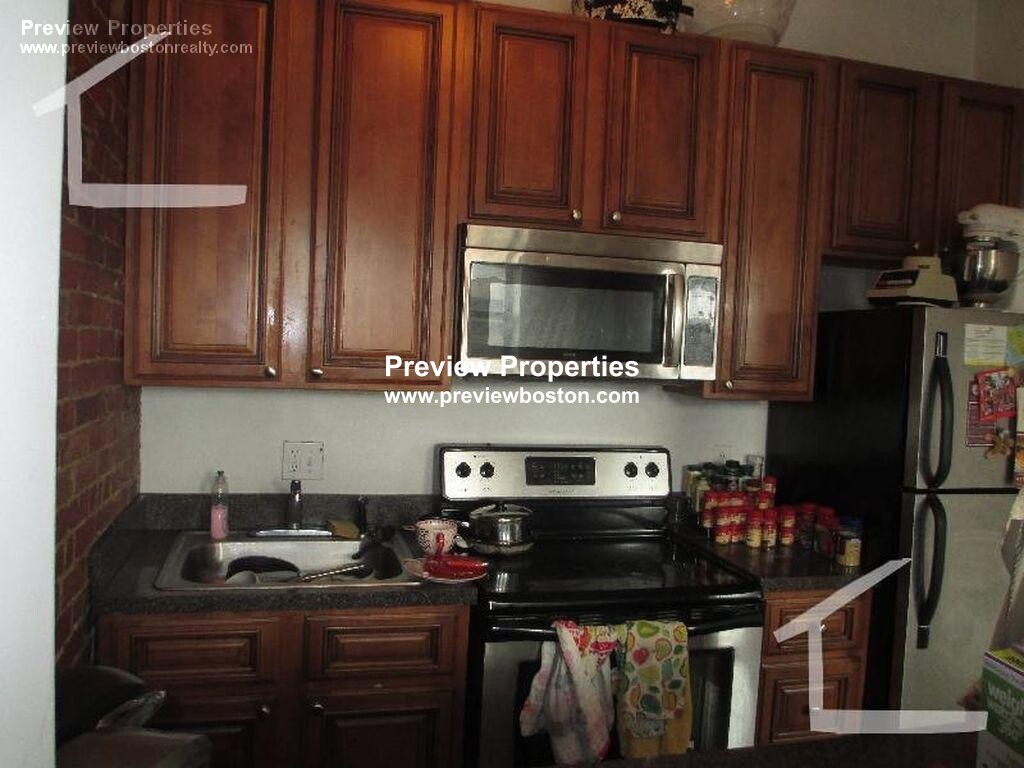 23 Cortes St, Back Bay