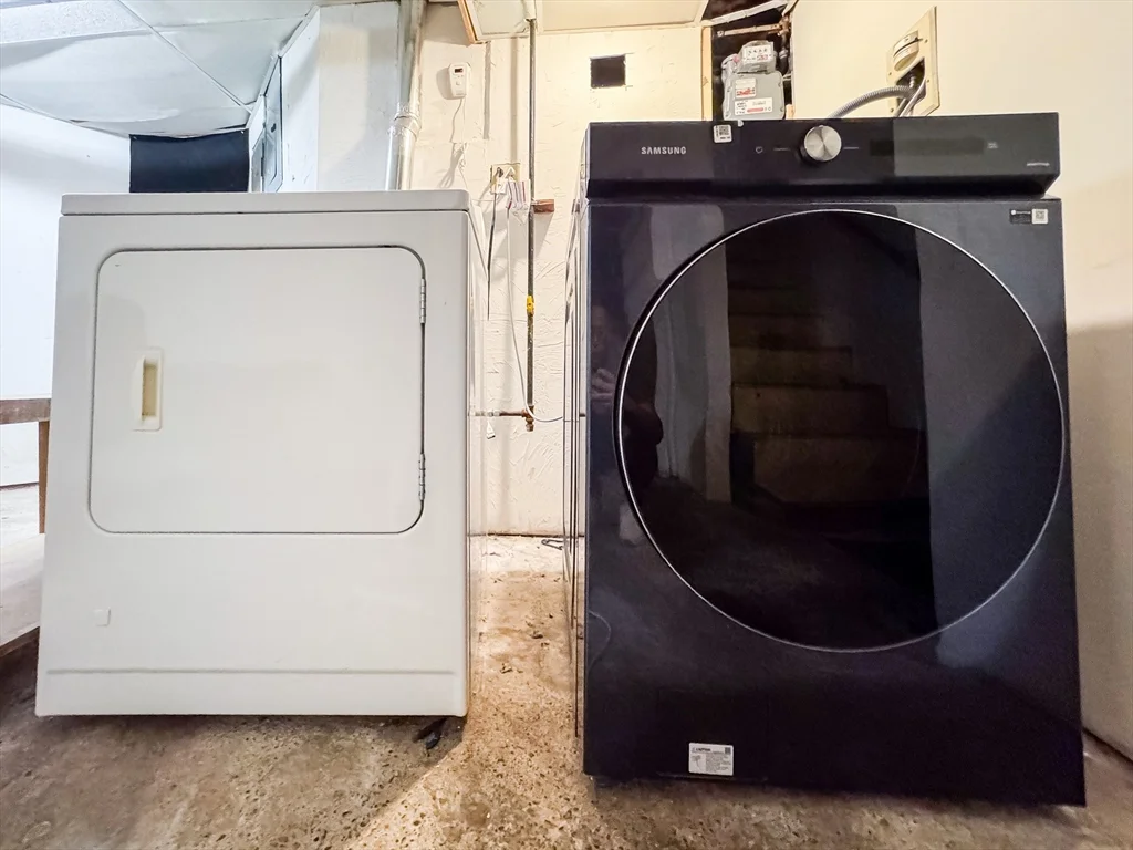 11 Maple Cir, Newton