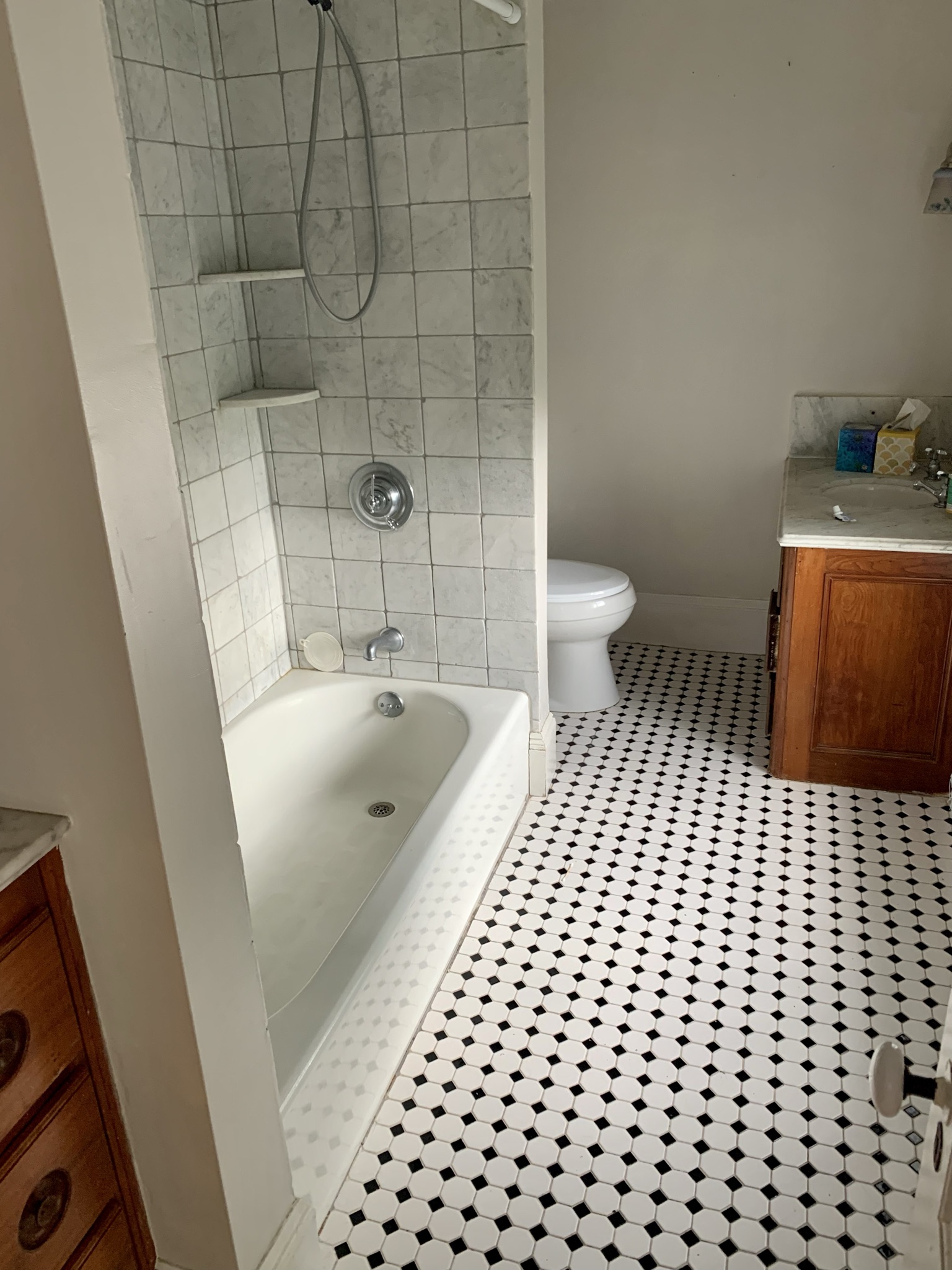 984 Chestnut St, Newton