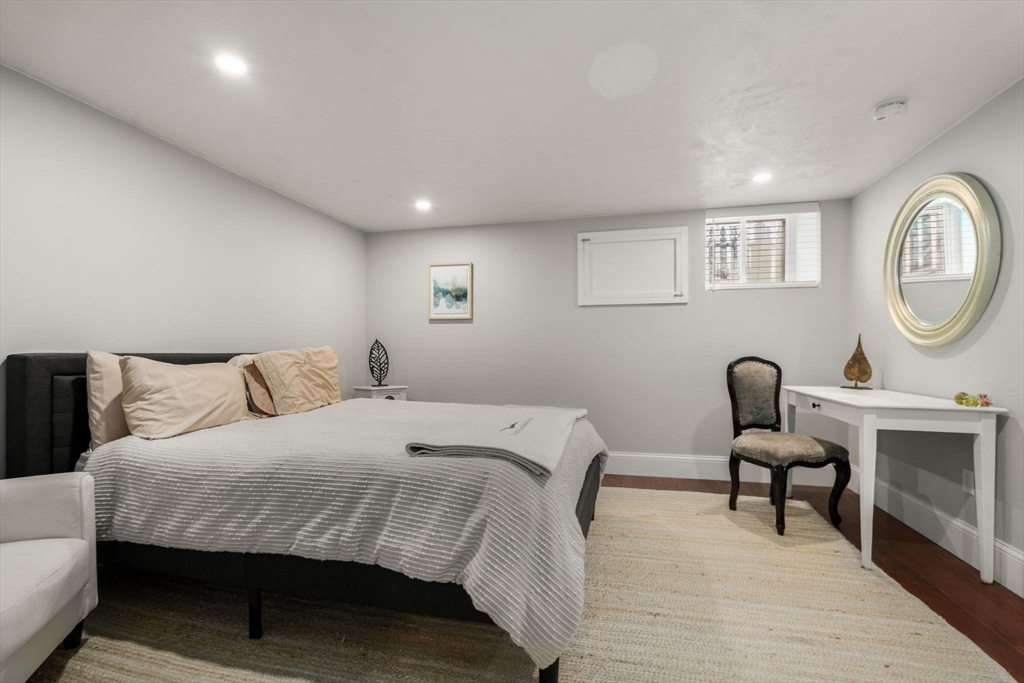 417 E 7th St, South Boston