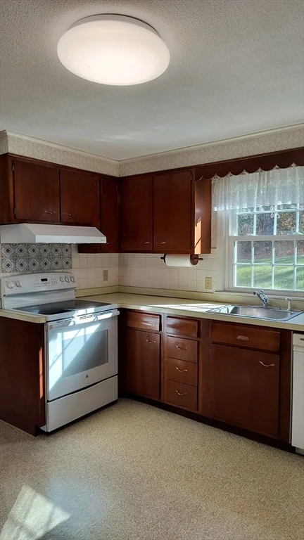 6 Streeter Rd, Paxton