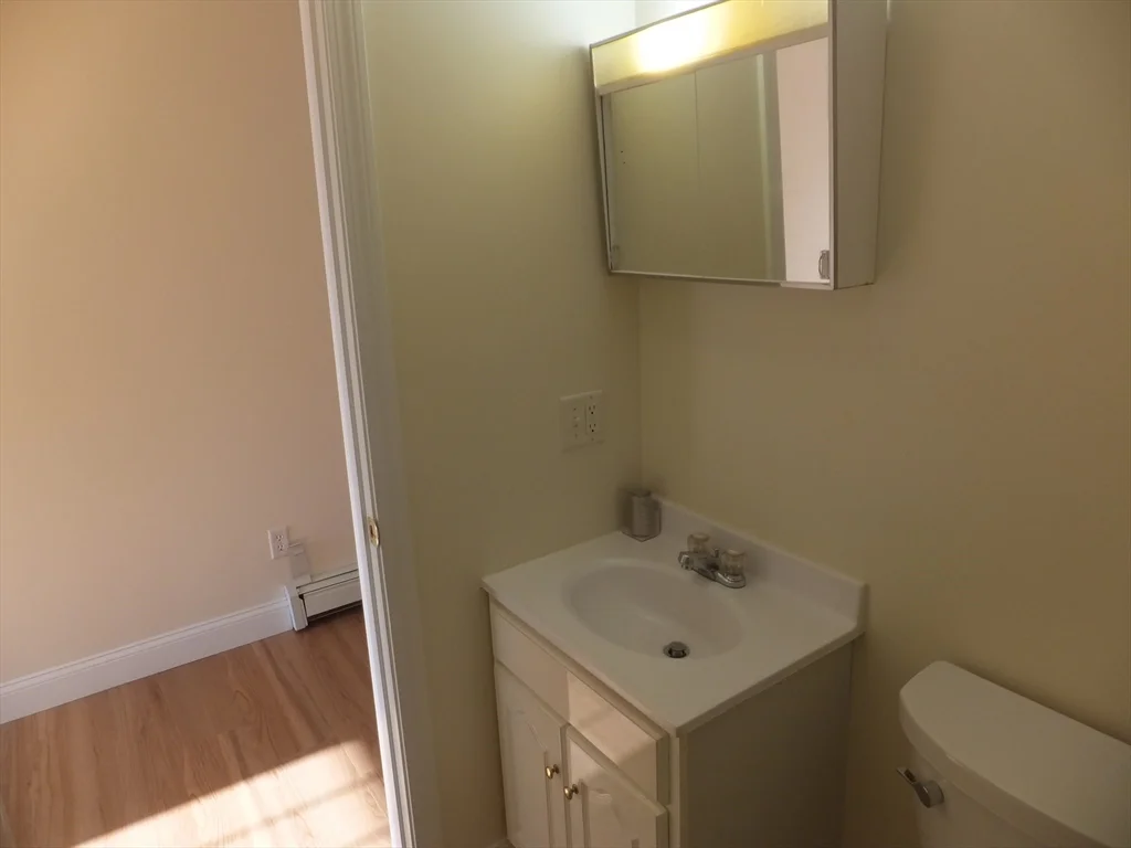 1581 Commercial St, Weymouth