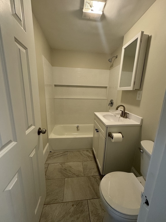 685 E 7th St, South Boston