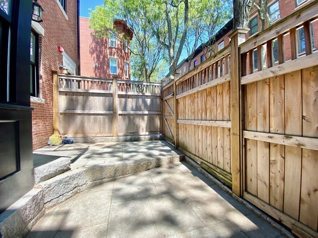 401 Main St, Charlestown