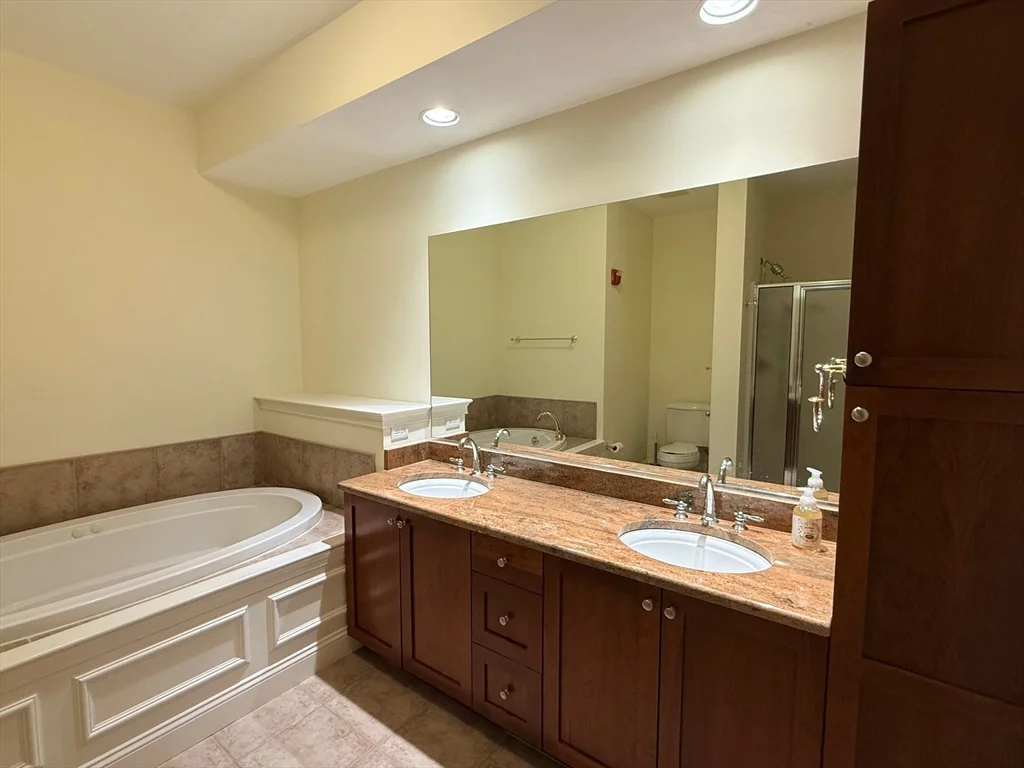 2000 Davenport Ave, Canton