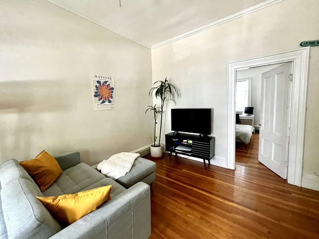 106 Magazine St, Cambridgeport