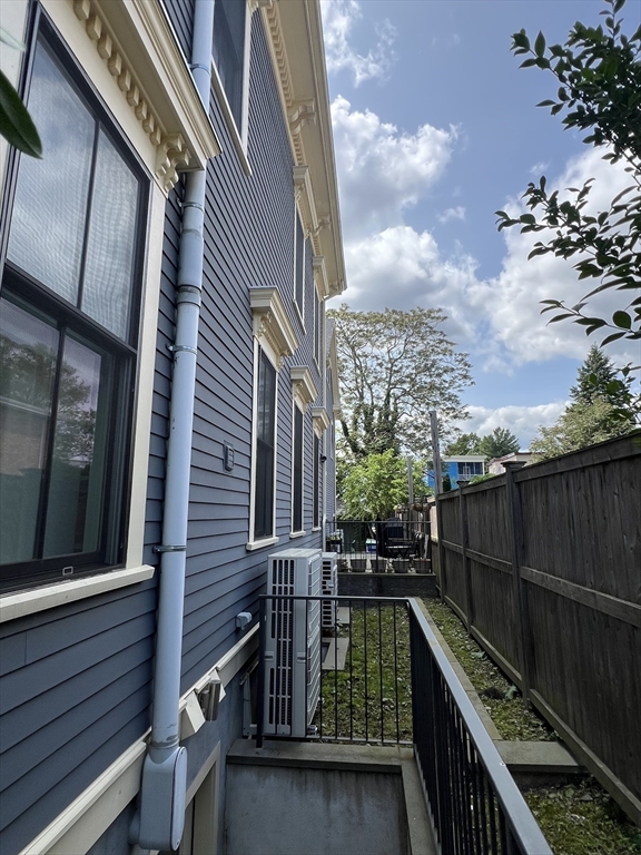 70 Craigie St, Spring Hill