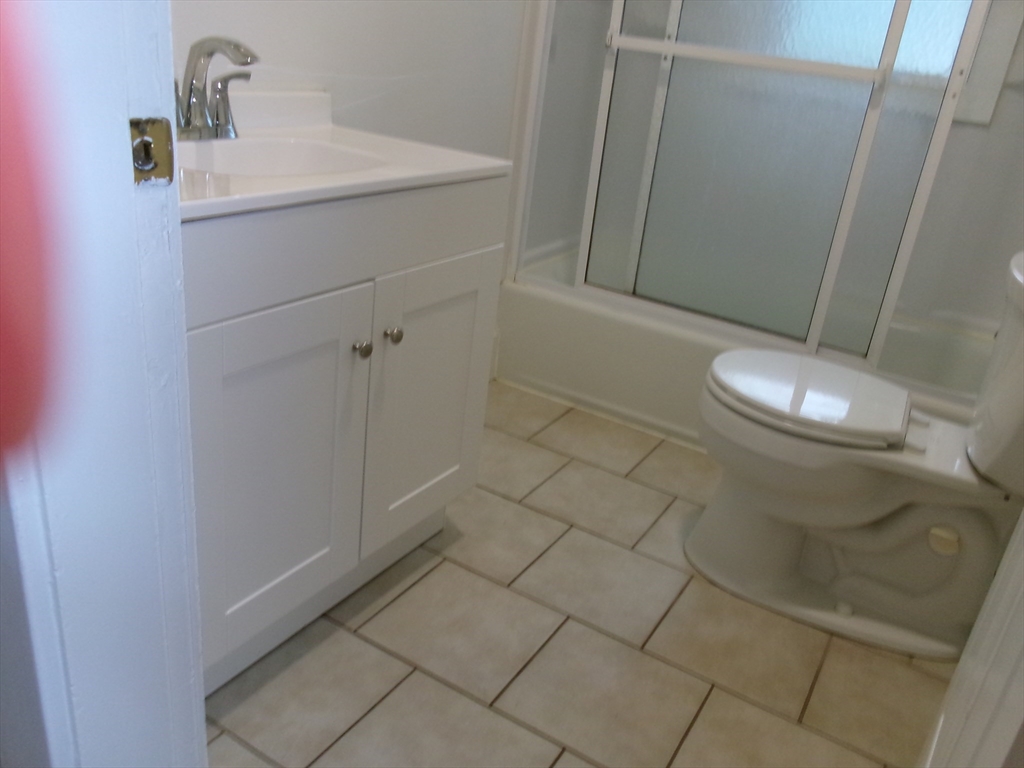 58 Bancroft Park, Hopedale