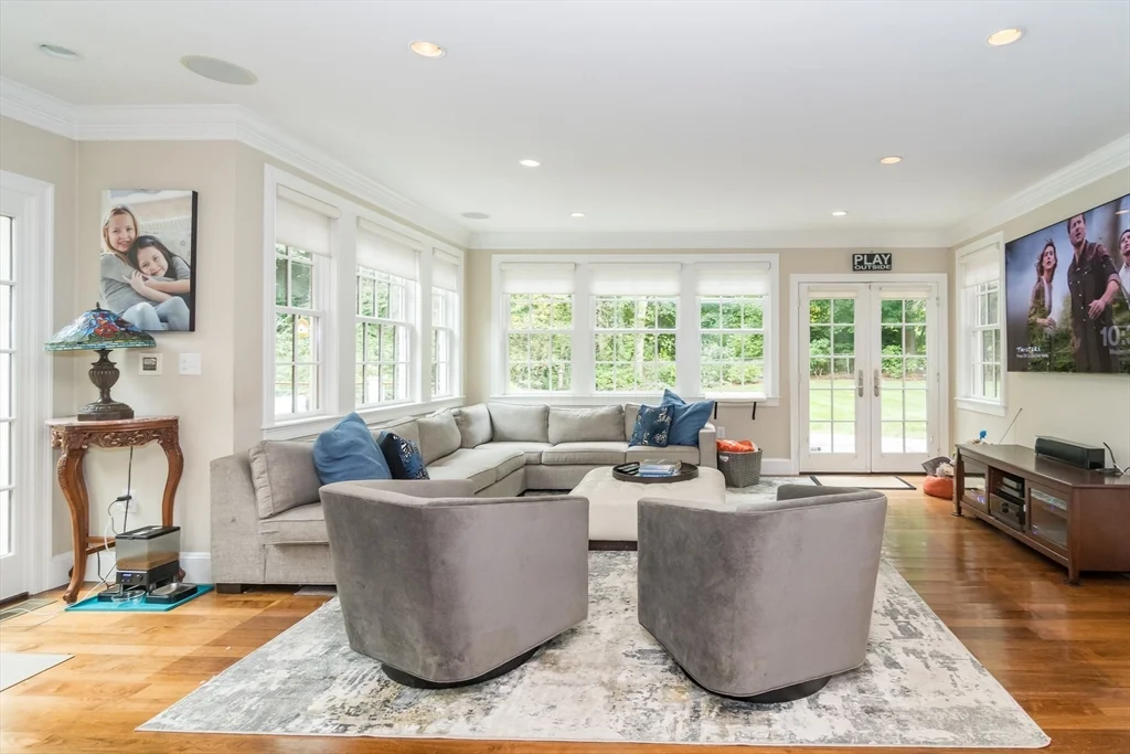 67 Whittier Rd, Wellesley