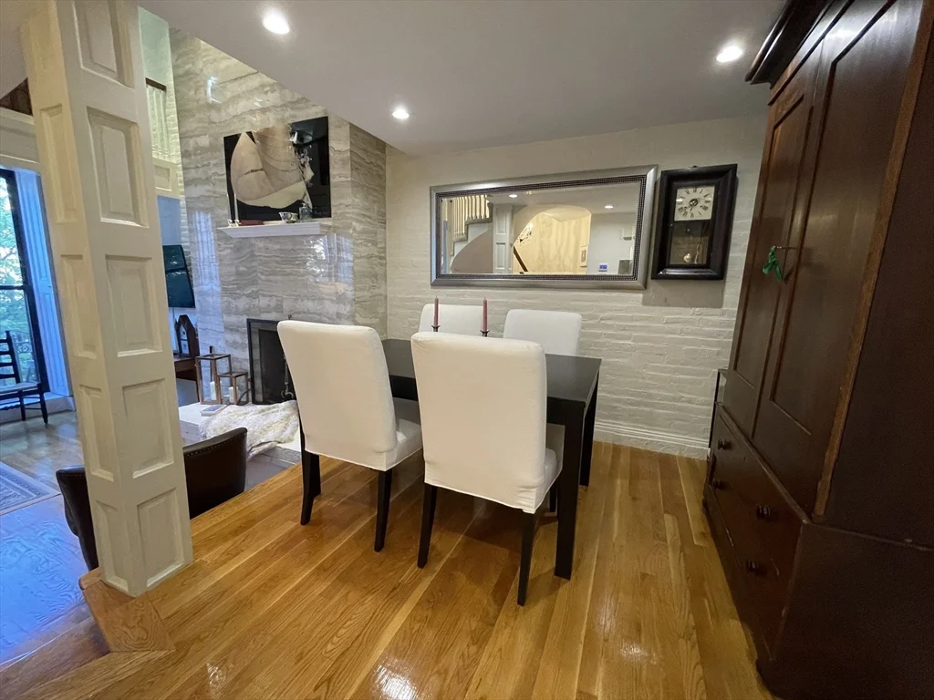 124 Beacon St, Back Bay