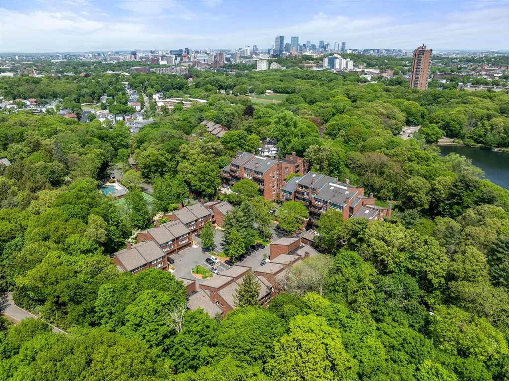 241 Perkins St, Jamaica Plain