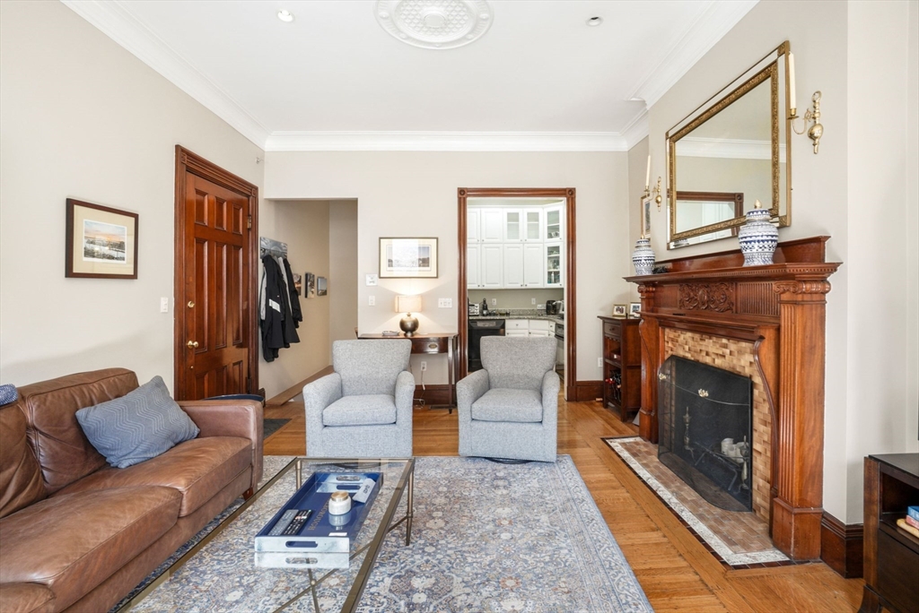 397 Marlborough St, Back Bay