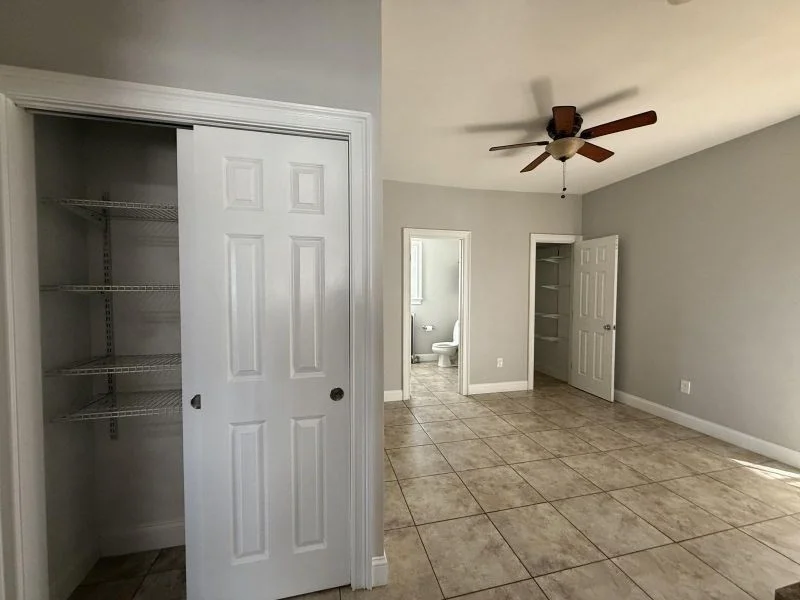 517 President, Fall River