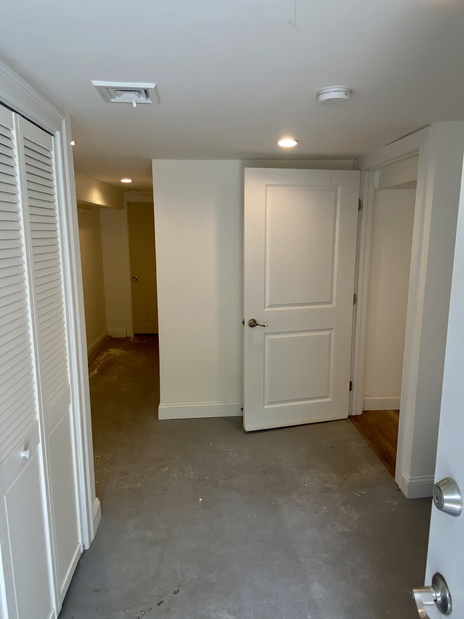 52 South Border Rd, Medford