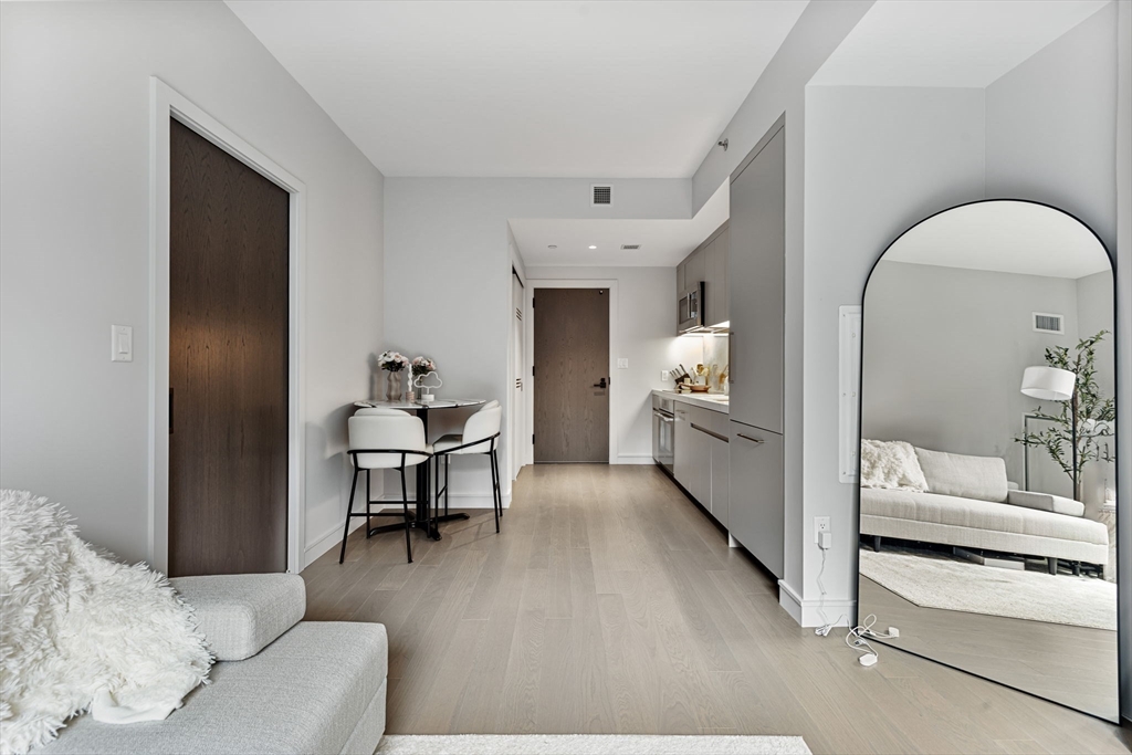 55 Lagrange, Downtown