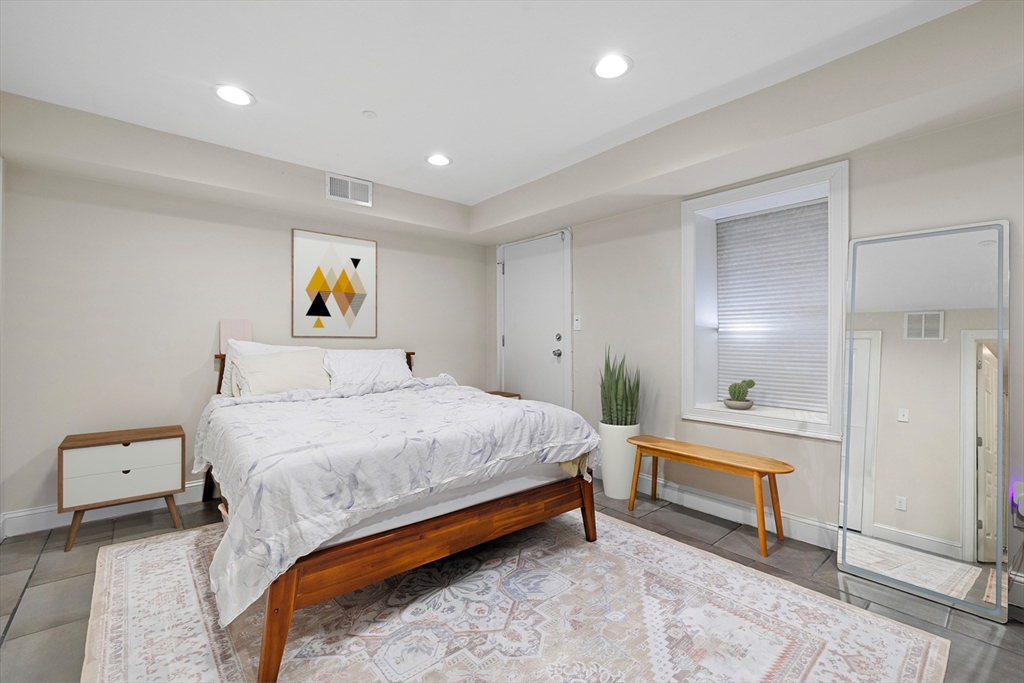 110 Chelsea St, East Boston