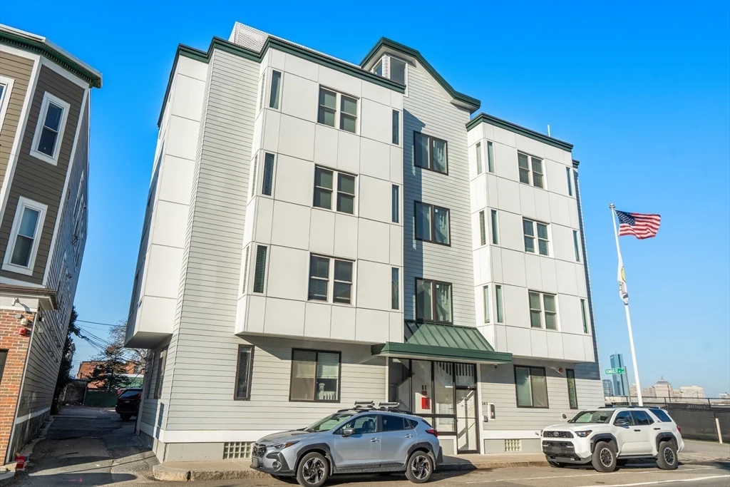 2 Humboldt Pl, South Boston