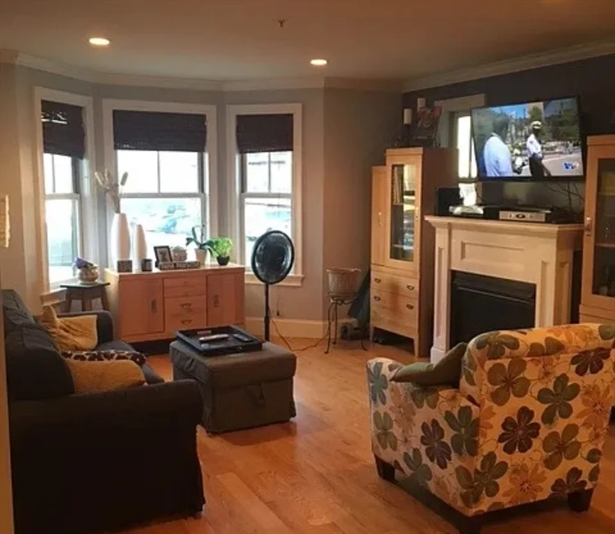 736 East 6th St, South Boston