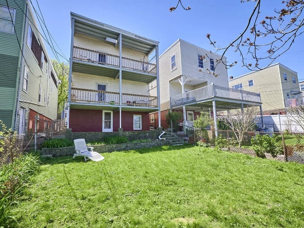 48 Wordsworth St, East Boston