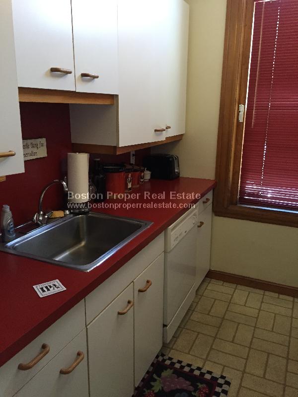 282 Newbury St, Back Bay