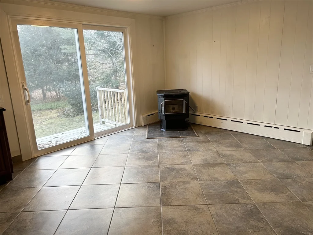 75 Marlboro Rd, Southborough