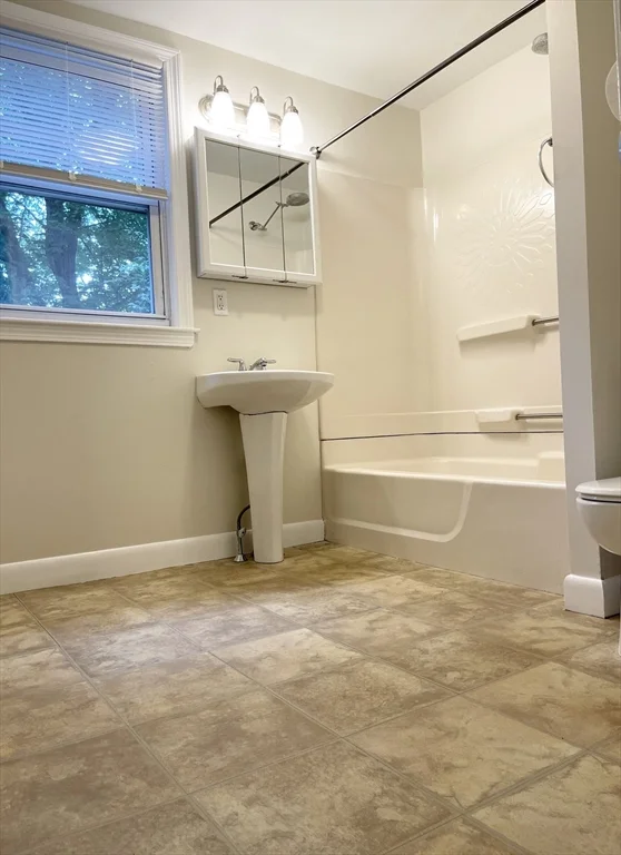 20 Boylston St, Lowell