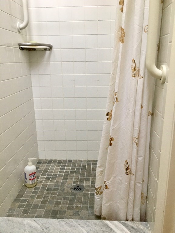 20 Donnell St, Neighborhood 9