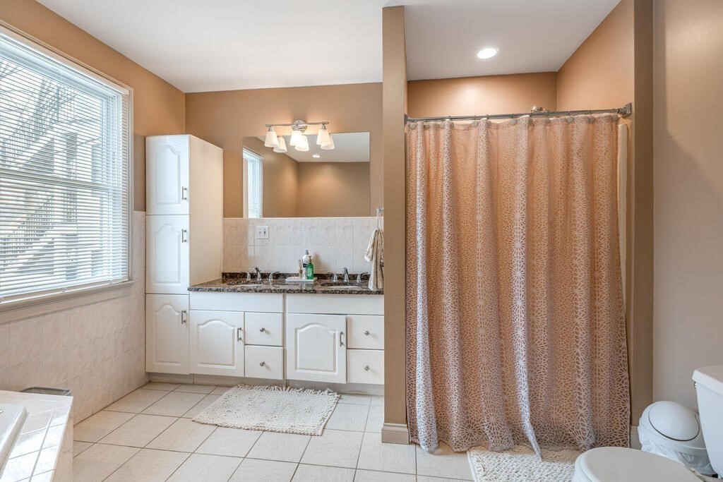 16 Roseclair St, Dorchester