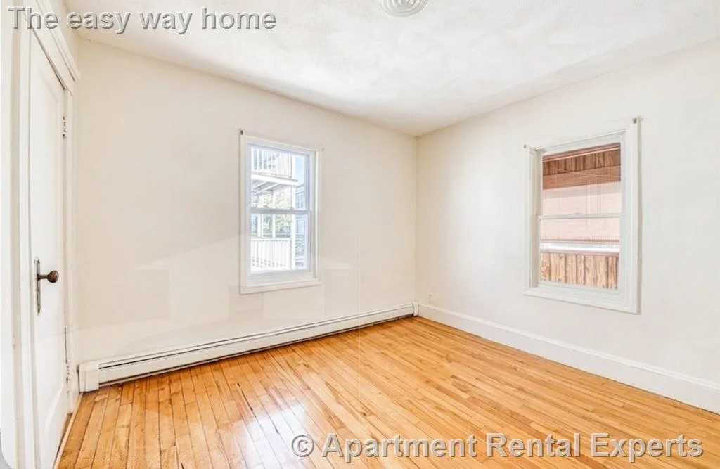 60 Windsor Rd, Tufts
