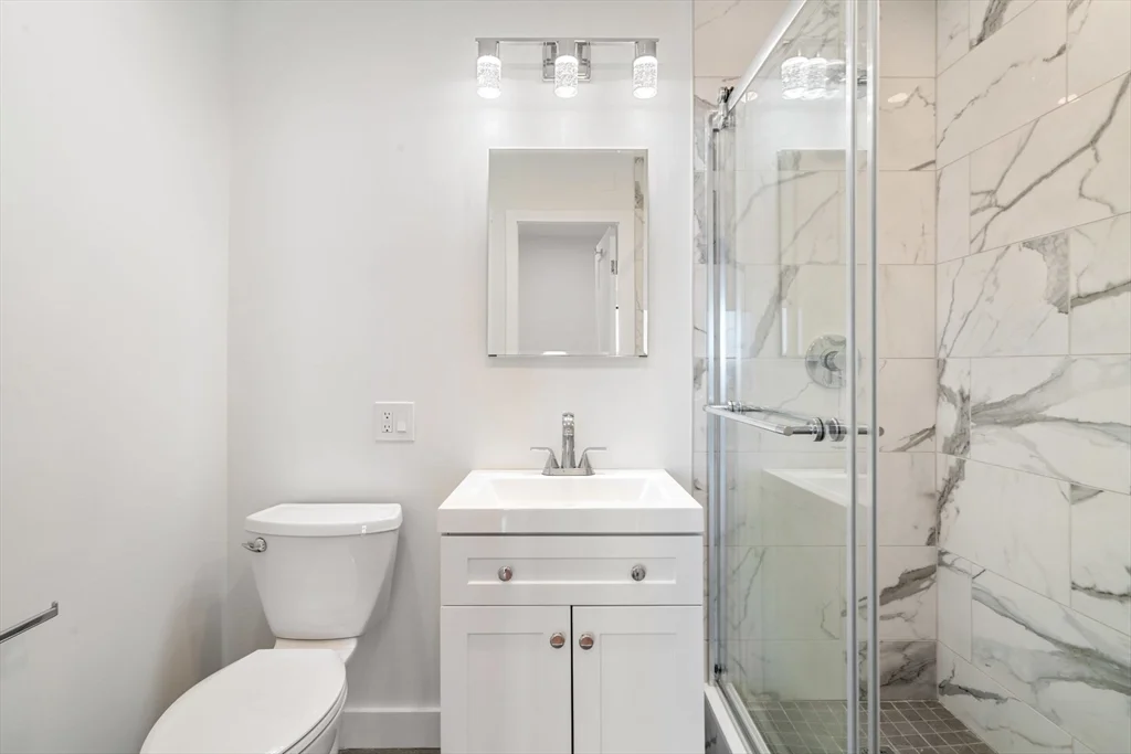 85 E India Row, Downtown