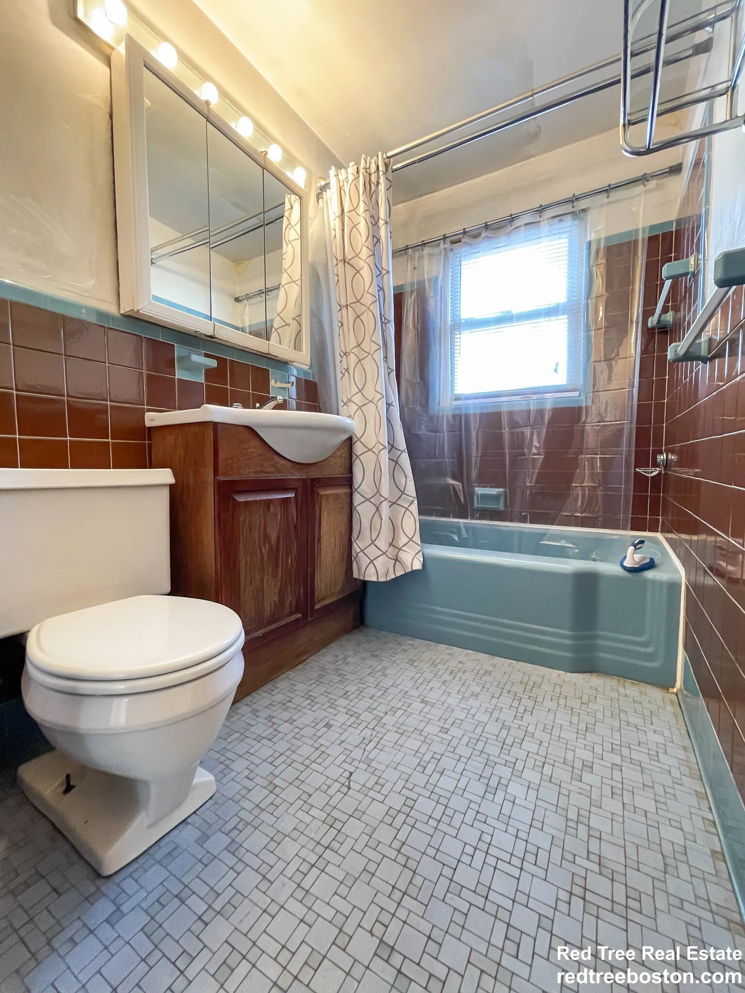 14 Caltha Rd, Oak Square