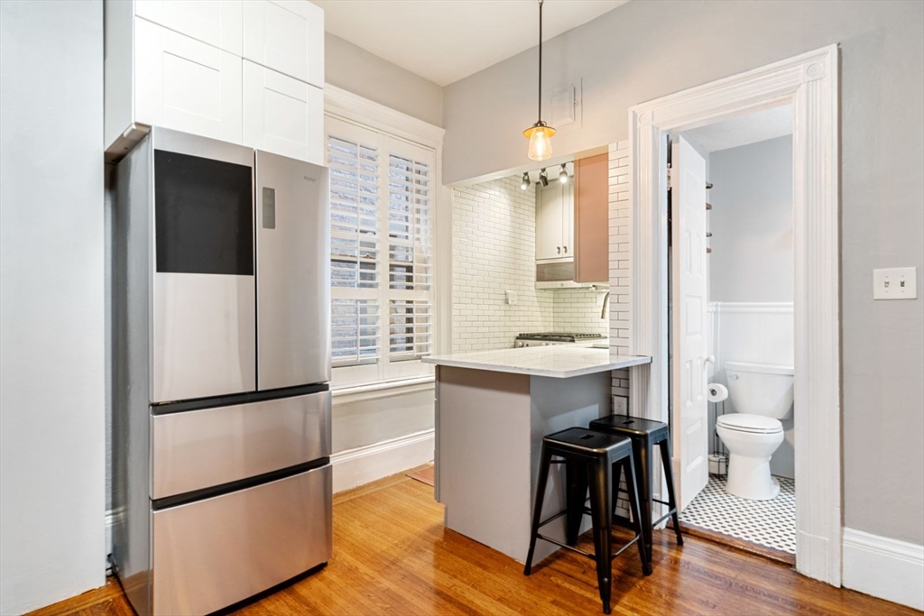 261 Beacon St, Back Bay