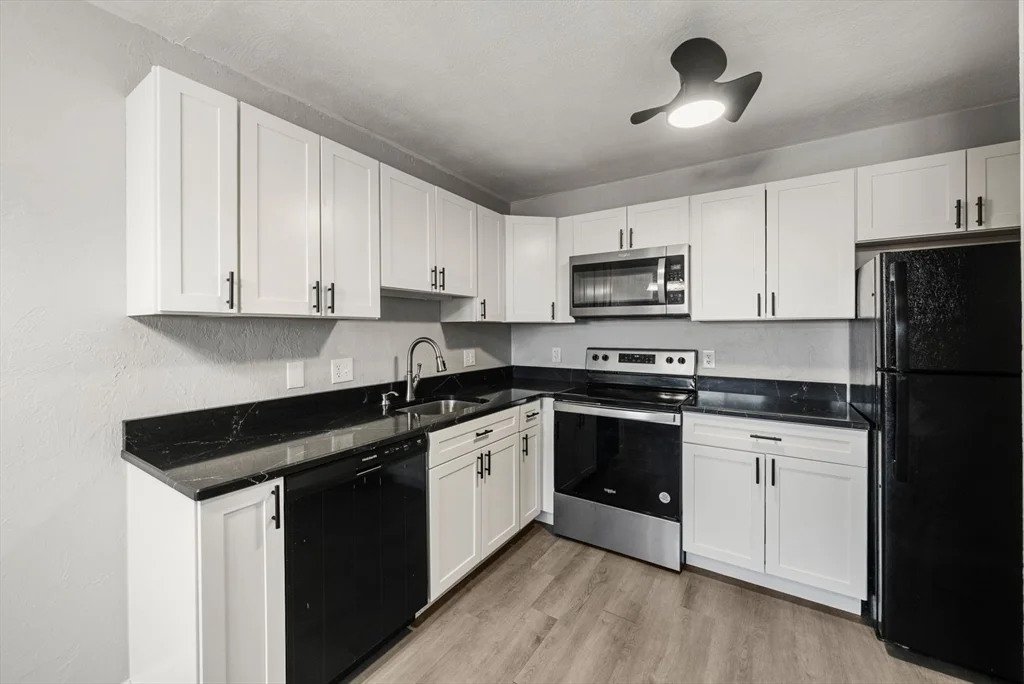 22 Irving St, Glendale