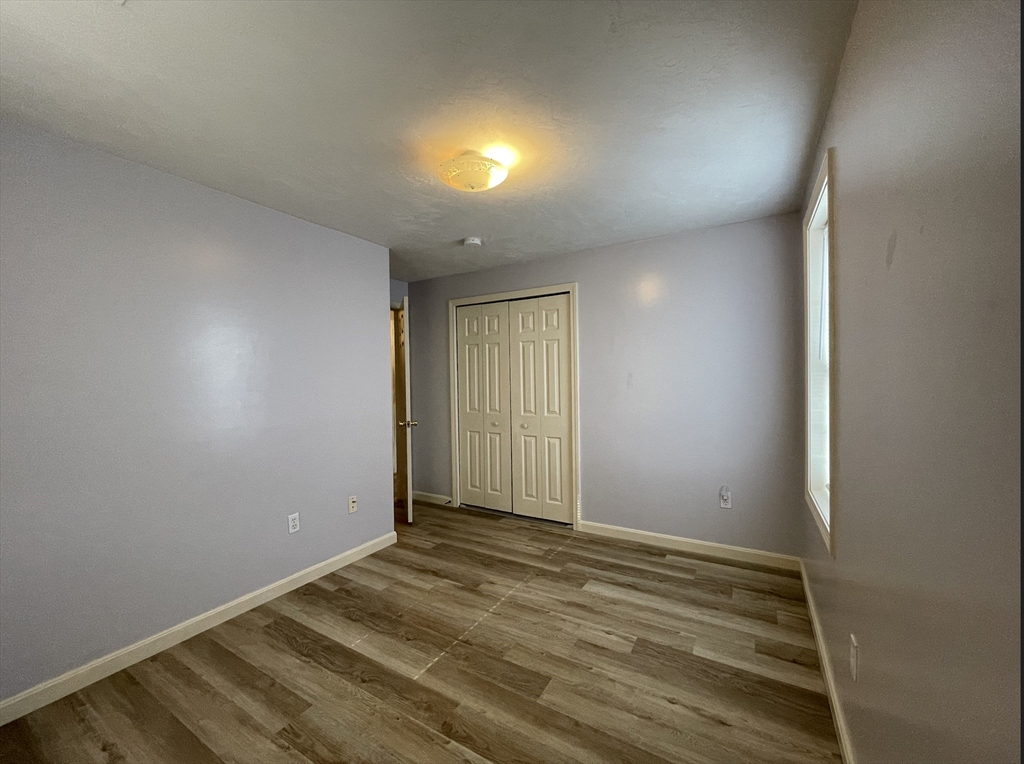 55 Ledgecrest Dr, Worcester