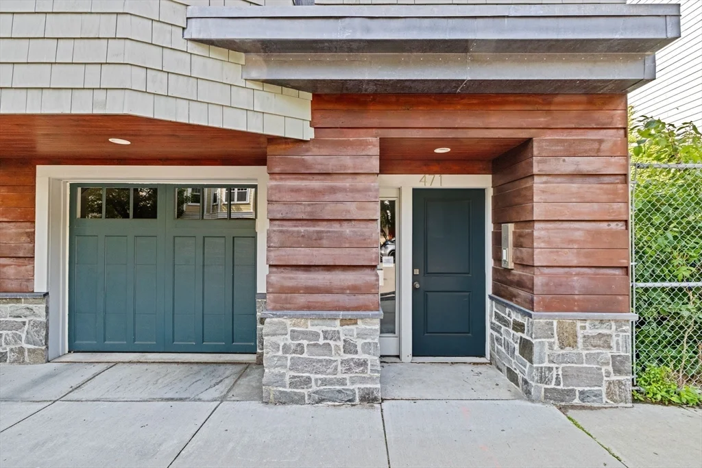 471 East 3rd St, South Boston