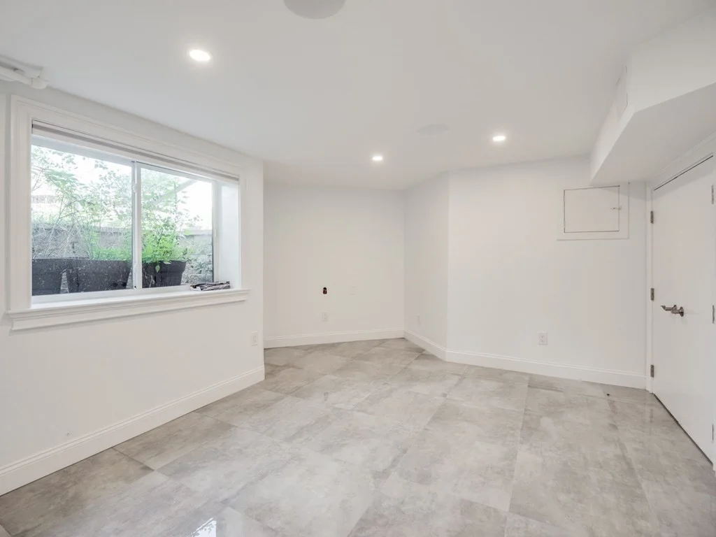 390 Medford St, Winter Hill