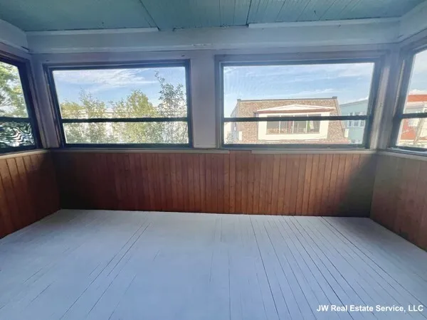 5 Magnus Ave, Ward Two