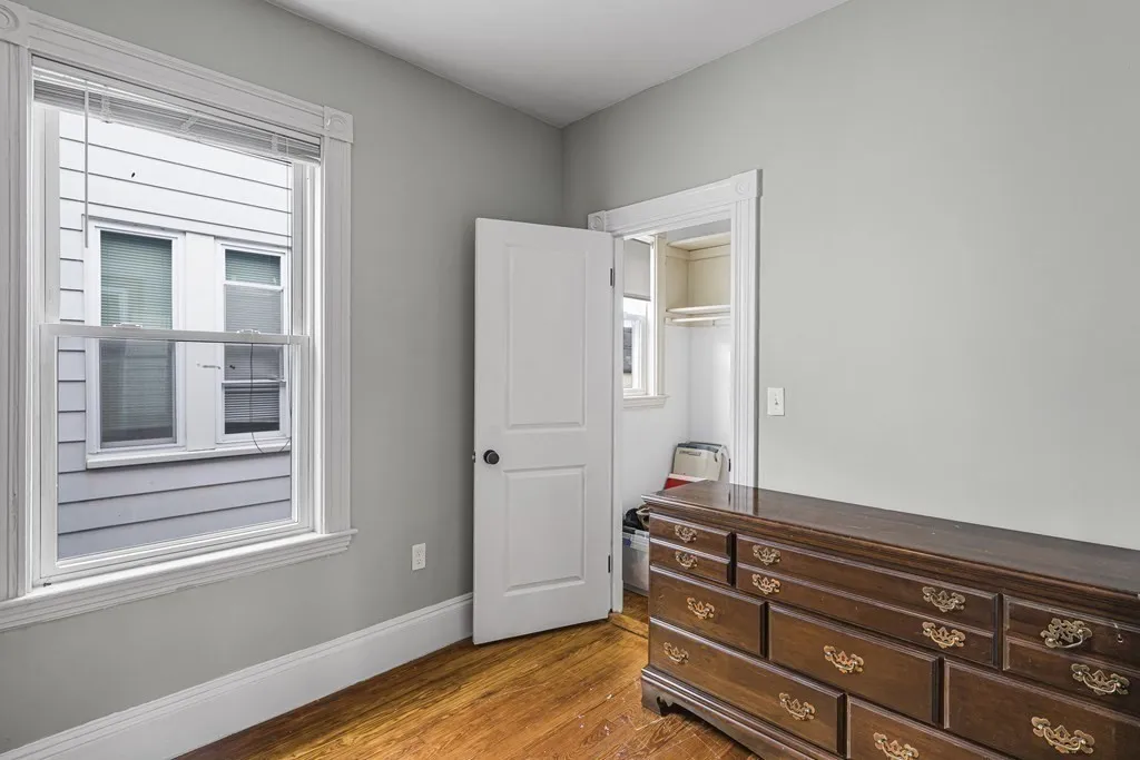 37 Harbor View, Dorchester