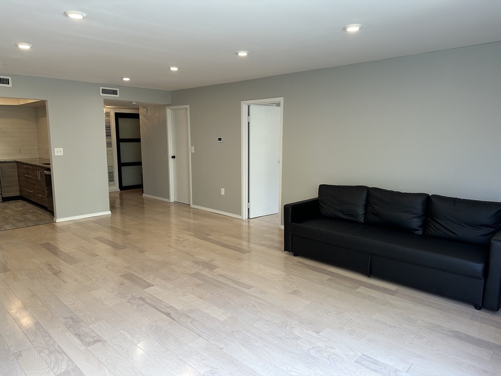 406 Paradise Rd, Swampscott