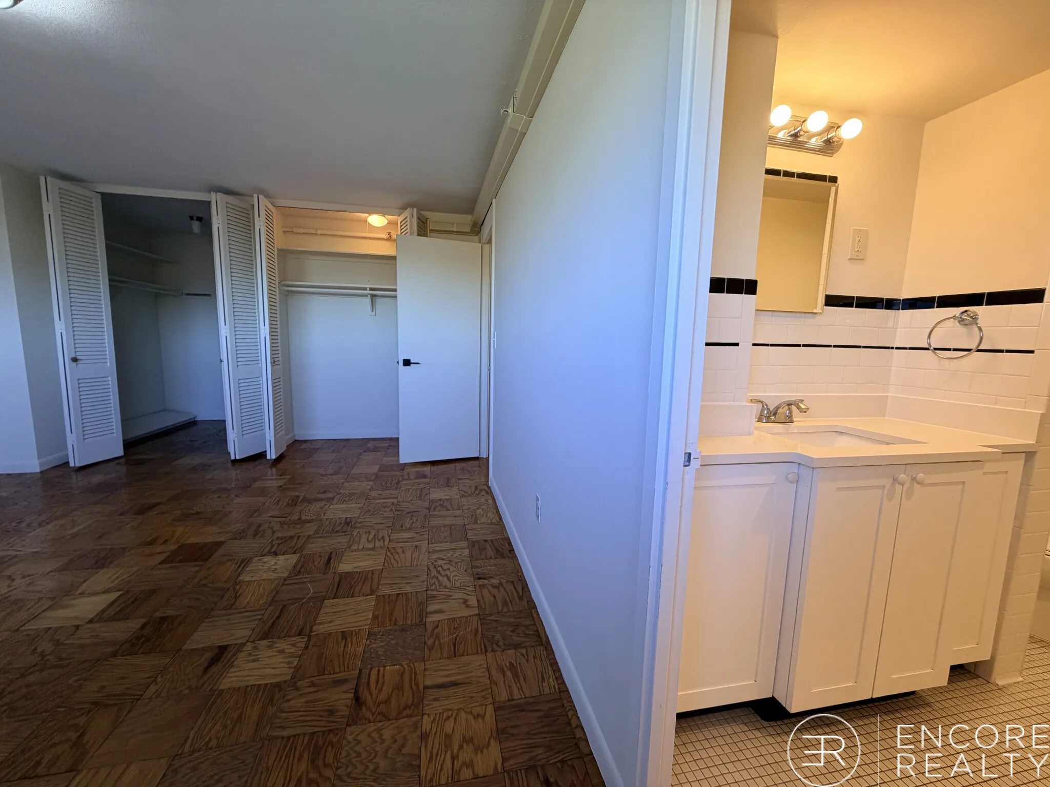 101 Monmouth St, Longwood