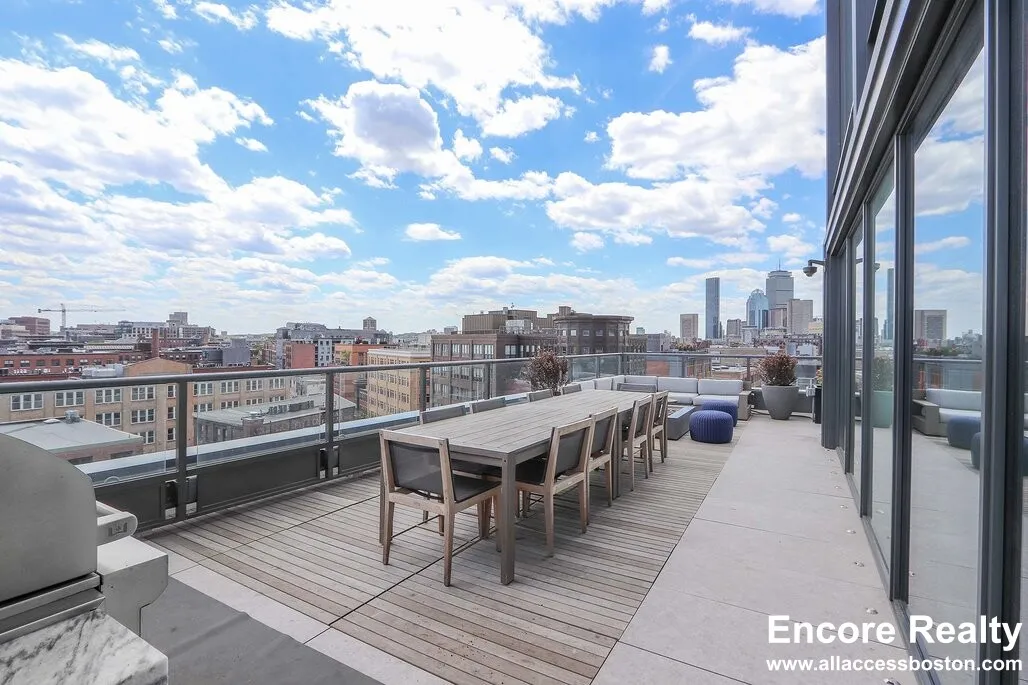 390 Harrison Ave, South End