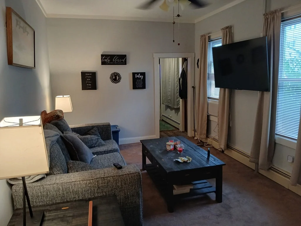 293 Linden St, Fall River
